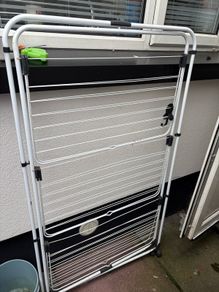 clothes horse