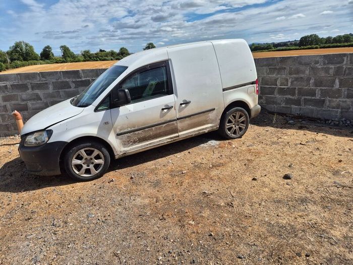 Volkswagen Caddy and Toyota  Avensis for Breaking