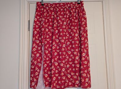 Gorgeous floral midi skirt with side slit