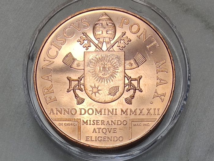 Vatican 20 Euro Copper Uncirculated Coin 2022 - Saint Peter's Basilica - Art and Faith