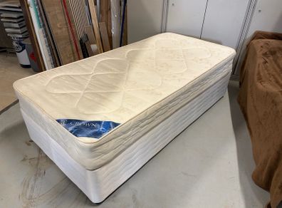 3x6ft single bed with matress