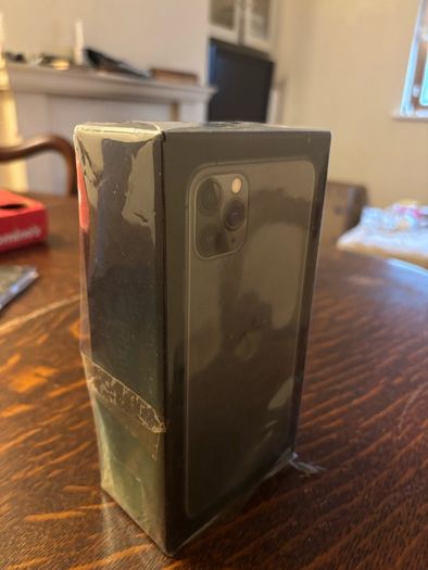 iPhone 11 Pro Max- 64 GB
