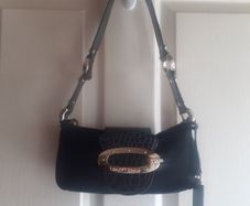 Guess  by Marciano Timeless Black Baguette Bag.