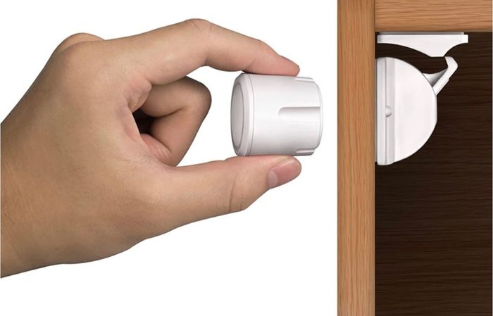 Child & Baby Safety Proof Magnetic Cupboard Locks (16 Locks & 3 Keys), Easy Install in Seconds, Invisible Child Safety Locks for Cabinets and Drawers, No Screws or Drilling (white/ black)