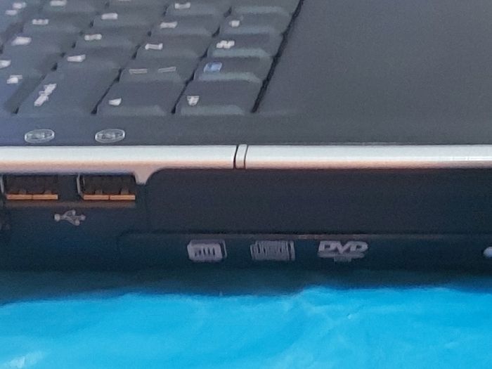 HP Pavilion zv6000, .5GB Ram, 60GB HDD, Original Windows XP, Real Genuine Vintage Laptop in excellent condition