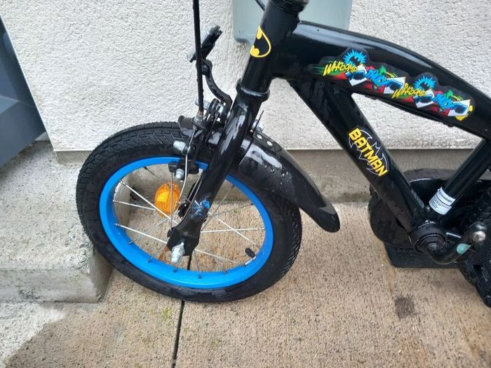 Kids batman bike size 14 inch wheels