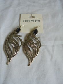 Earrings x 6 for Sale
