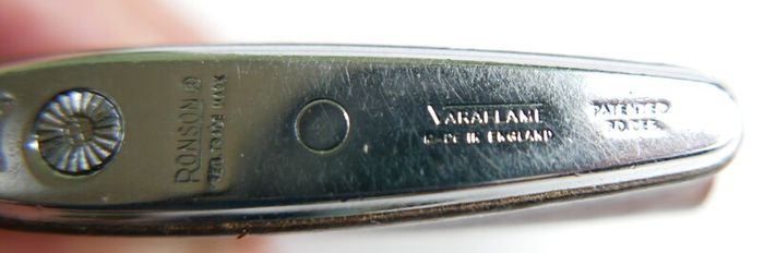 Vintage Ronson Varaflame Leather mid-60s