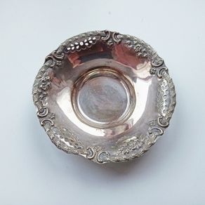 Beautiful vintage Silver Plated nuts/sweets bowl highly ornated and decorative design by  C.E.N.  silver on brass  diameter 14cm