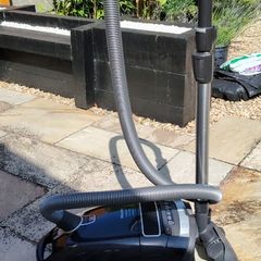 Vacuum Cleaner - MIELE 890W