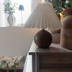 USB table Lamp with pleated shade
