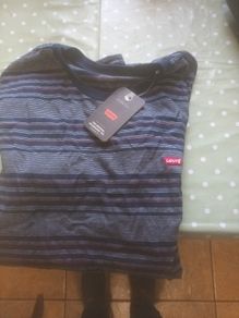 levis t shirt