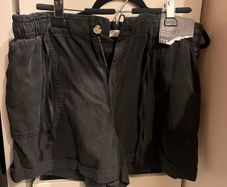 New shorts size L