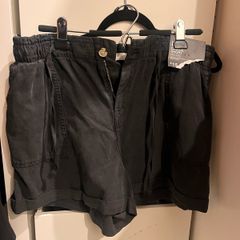 New shorts size L