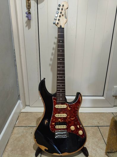 Yamaha eg 012