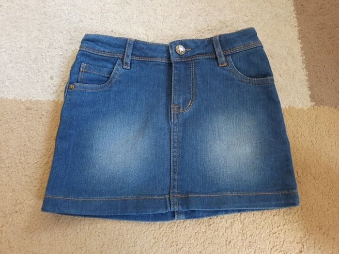 Denim skirt size 5-6y