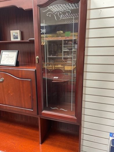 dispaly cabinet