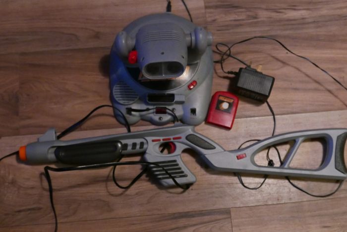 Vintage Arcadia Image Projecting Game System Skeet Shoot Vintage 1998 Shooting Game (works well)