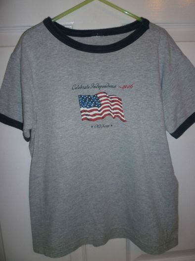 Boys Old Navy T-shirt Age 10 Grey.  Very Good Condition.