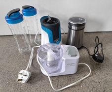 Coffee Grinder, Smoothie Maker & Mini Chopper Blender