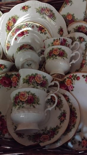 21piece Vintage Tea Set
