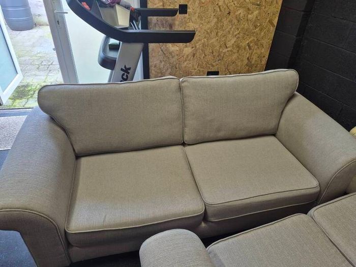 Beautful 3 +2 dfs sofa set