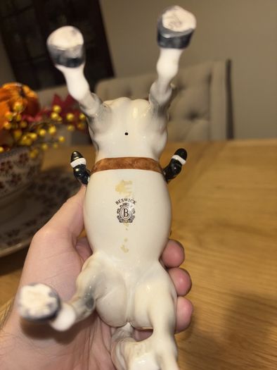 Beswick Huntswoman 1730