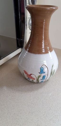 Eyecatching O' Neill Pottery Vase