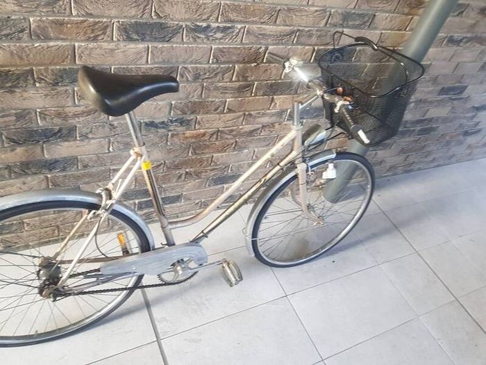 ladies city bike retro