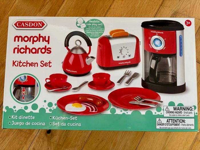 Play Kitchen and Accessories