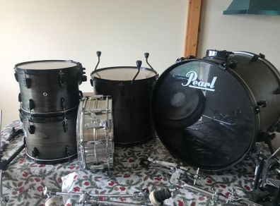 Pearl Drum Kit