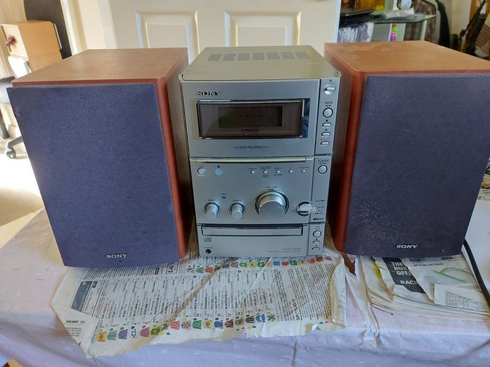 Sony Micro Hi-Fi Component System, Model CMT-CPX1, Radio, CD, Tape and Mini Disc, everything working fine except for the Tape Deck