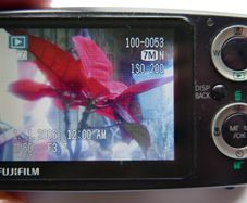 Fujifilm FinePix Z10fd 7.2 MP Digital Camera Black + SD Card- Working