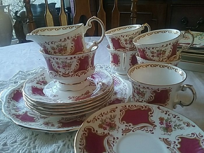 Twenty One Piece Elizabethan China Teaset