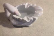 Open Back White Swan ashtray made in china