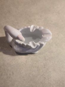 Open Back White Swan ashtray made in china