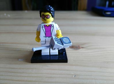 Lego minfigures series 17 Yuppie