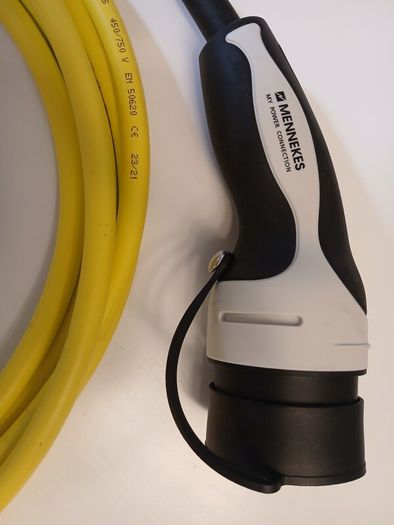 Mennekes Charging Cable Type 2 - Type 2 5m Long (16A, 3 Phase, 11 KW)