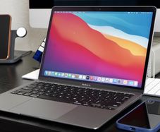 MacBook Air M1 13.3 with Magic Mouse boxed