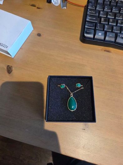 Necklace and earings