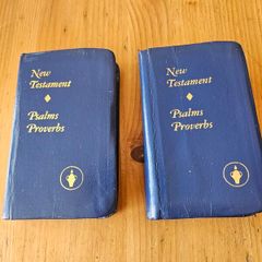 New Testament- Psalms Proverbs. X 2 Vintage 1980s  Pocket Size Hardback In Good Condition.  See Photos For Same.