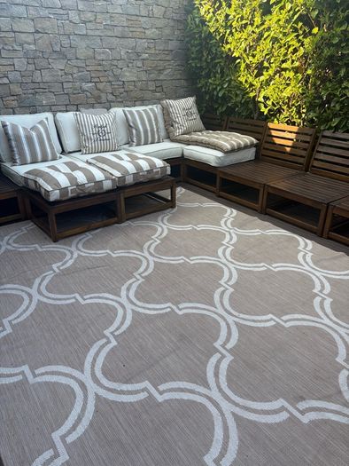 Ex display XXL 320 x 240cm indoor/outdoor rug in oatmeal