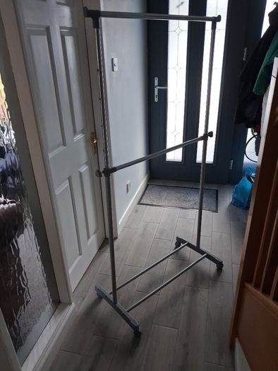 Clothes Railing Adjustable