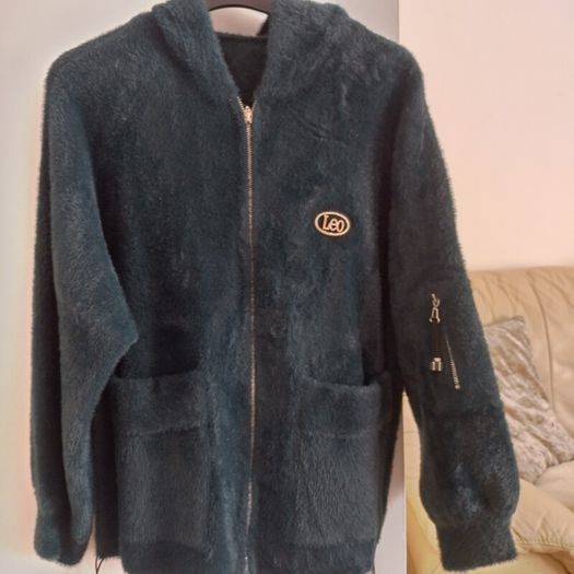 women alpaca  one size fits 8 to 12 very good quality