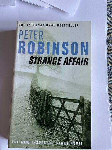 12 x Peter Robinson DCI BANKS crime series no 7 and 13 to 25 or individual