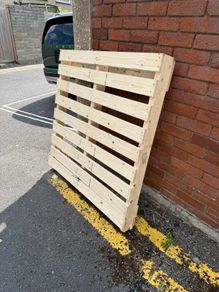 Free wooden pallet