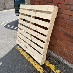 Free wooden pallet