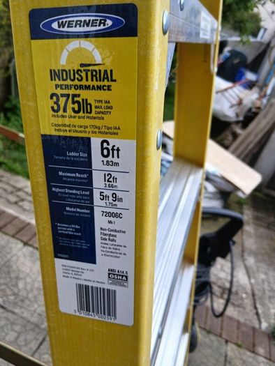 werner fiberglass stepladder