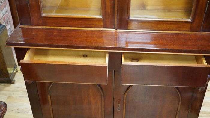Antique Mahogany Bookcase / Display Cabinet
