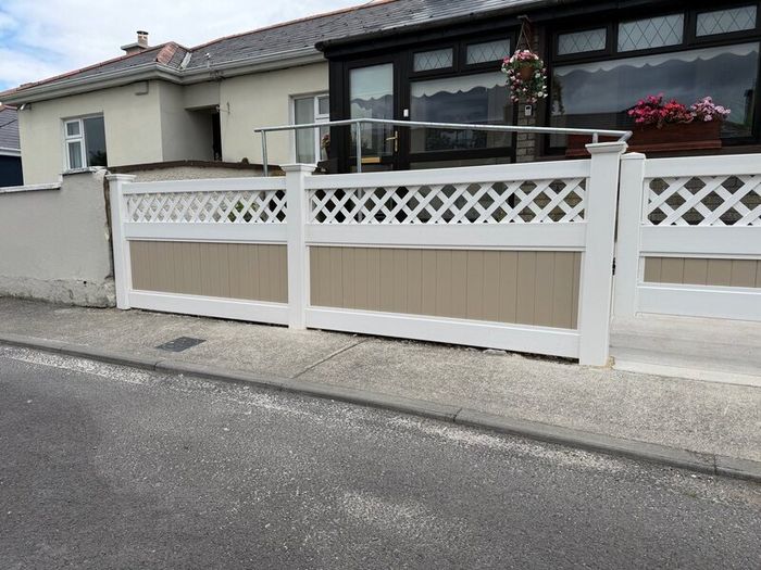 PVC No maintenance fencing